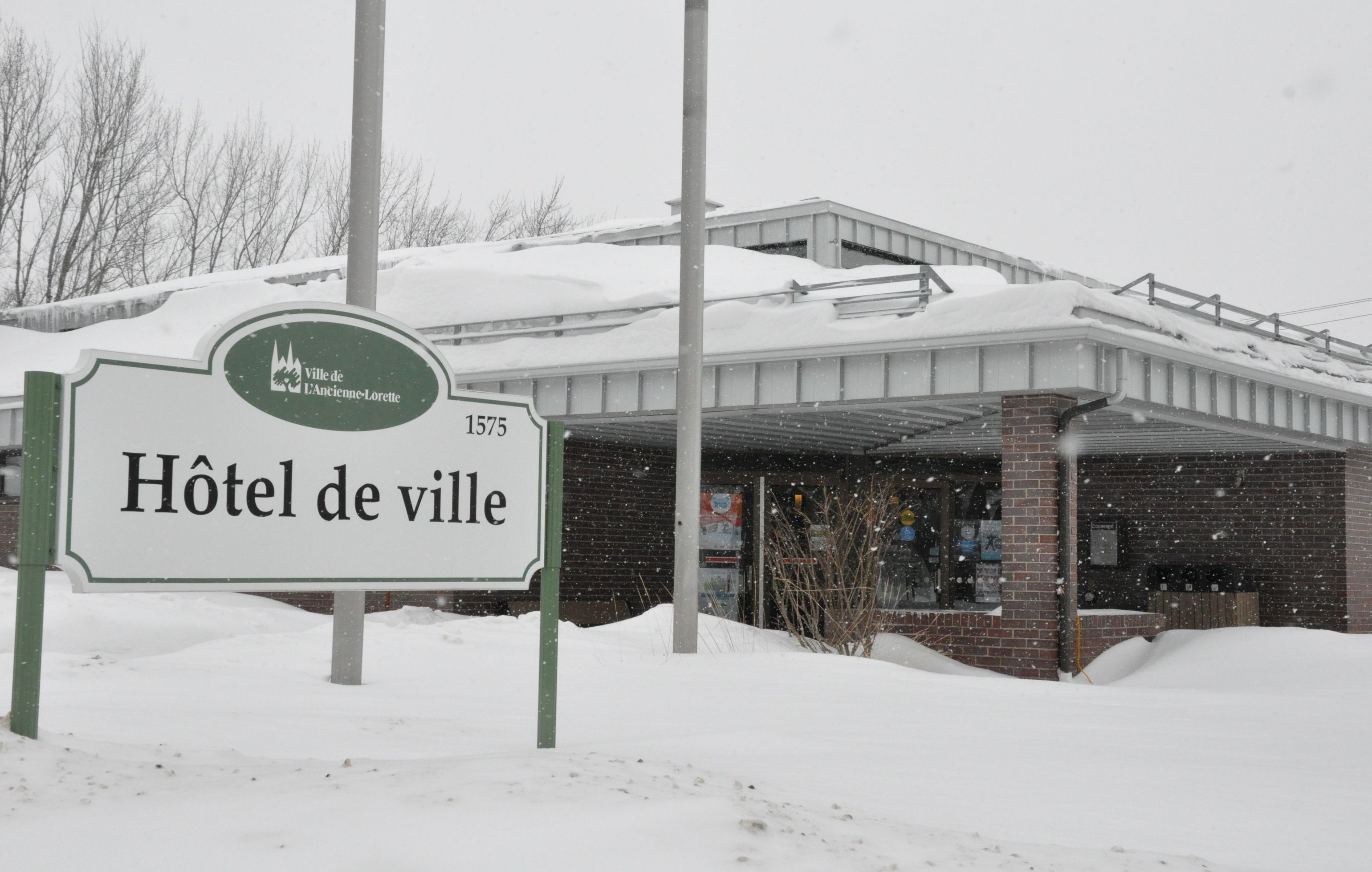 Hôtel de ville de L'Ancienne-Lorette en hiver