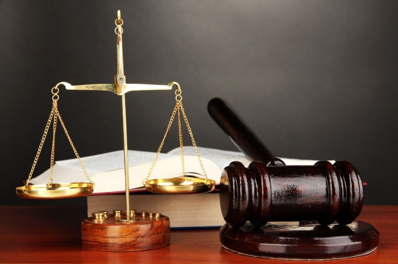 Marteau et balance de la justice