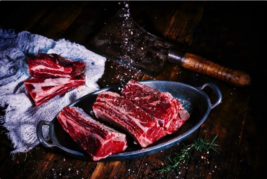 Le végétarisme gagne en popularité, mais peut-on complètement couper la viande de notre alimentation?
