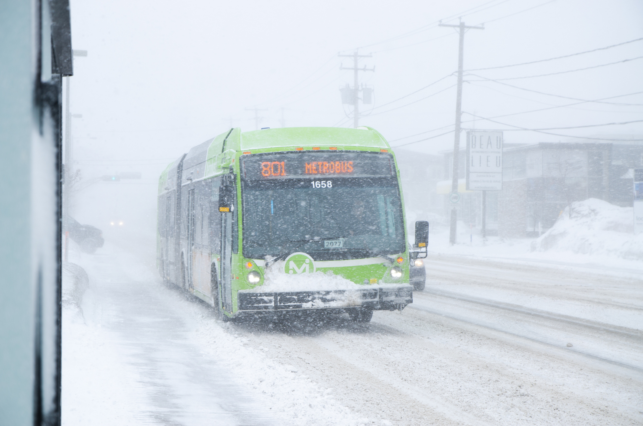 Image d’un autobus circulant dans la ville de Québec
